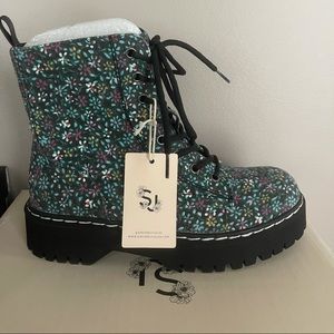 New in Box sincerly jules floral combat boots select sizes